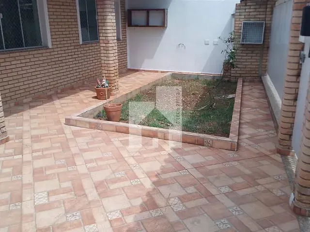 Casa com 300m² 3 quartos e 2 banheiros, à venda, no bairro Jardim do Lago em Jundiaí