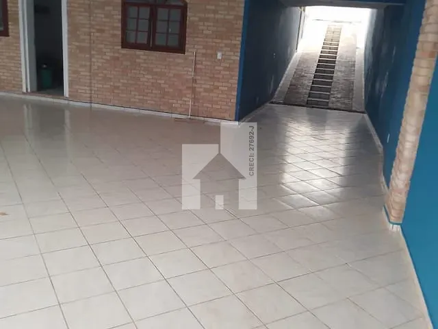 Casa com 300m² 3 quartos e 2 banheiros, à venda, no bairro Jardim do Lago em Jundiaí