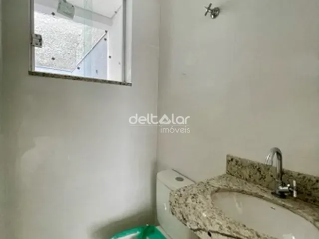 Casa com 70m² 2 quartos e 2 banheiros, à venda, no bairro Planalto em Belo Horizonte