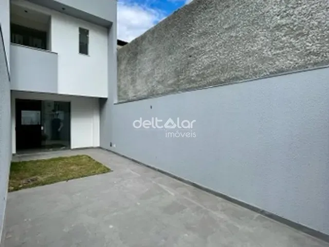 Casa com 70m² 2 quartos e 2 banheiros, à venda, no bairro Planalto em Belo Horizonte