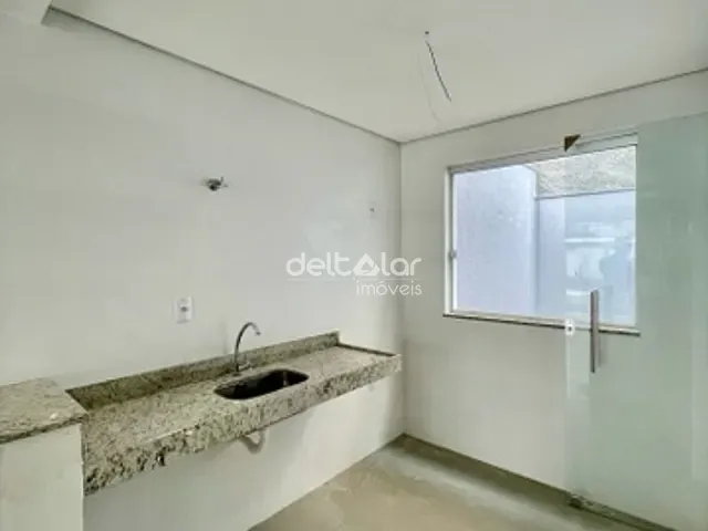 Casa com 70m² 2 quartos e 2 banheiros, à venda, no bairro Planalto em Belo Horizonte
