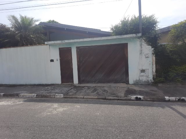 Casa com 388m² 4 quartos e 2 banheiros, à venda, no bairro Loteamento São Paulo em Pindamonhangaba