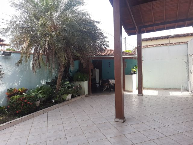 Casa com 388m² 4 quartos e 2 banheiros, à venda, no bairro Loteamento São Paulo em Pindamonhangaba