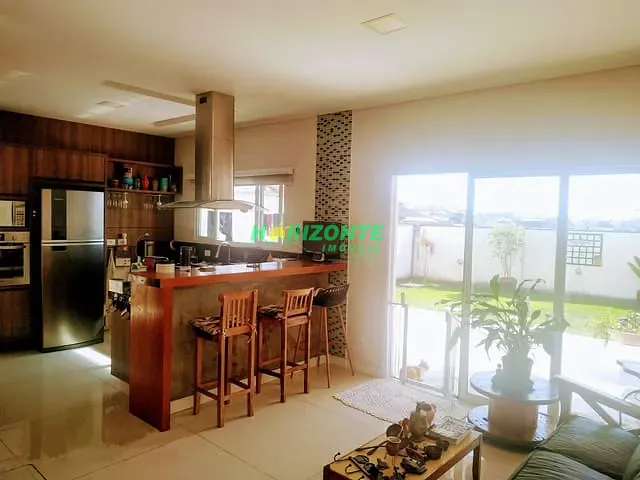Casa com 217m² 3 quartos e 4 banheiros, à venda, no bairro Urbanova V em São José dos Campos