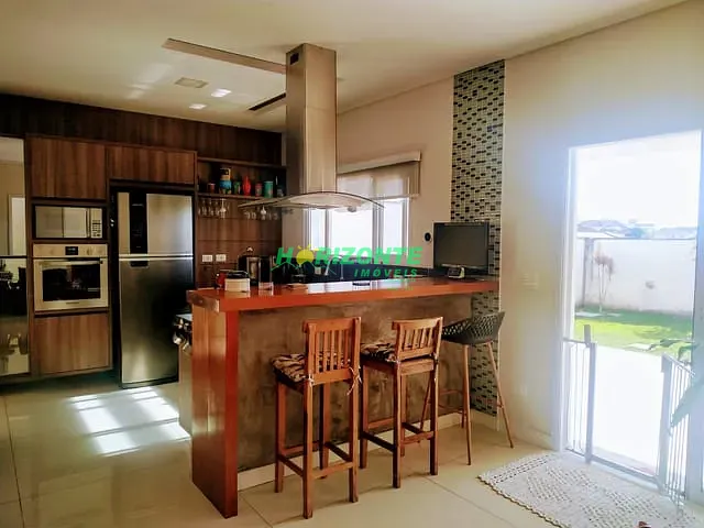 Casa com 217m² 3 quartos e 4 banheiros, à venda, no bairro Urbanova V em São José dos Campos