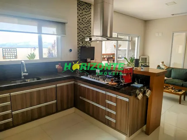 Casa com 217m² 3 quartos e 4 banheiros, à venda, no bairro Urbanova em São José dos Campos