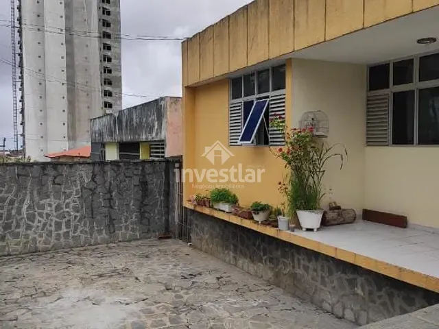 Casa com 420m², à venda, no bairro Bela Vista em Campina Grande