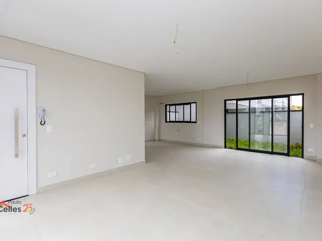 Casa 3 quartos e 3 banheiros, à venda, no bairro Ahú em Curitiba