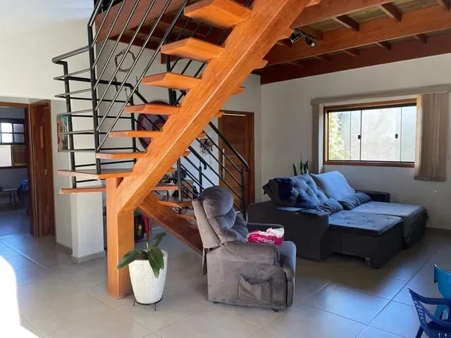 Casa com 850m² 3 quartos e 3 banheiros, à venda, no bairro Barreiro em Taubaté