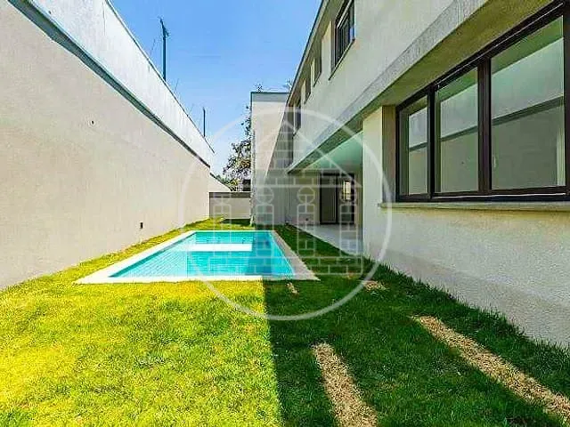 Casa com 250m² 4 quartos e 6 banheiros, à venda, no bairro Jardim Cordeiro em São Paulo