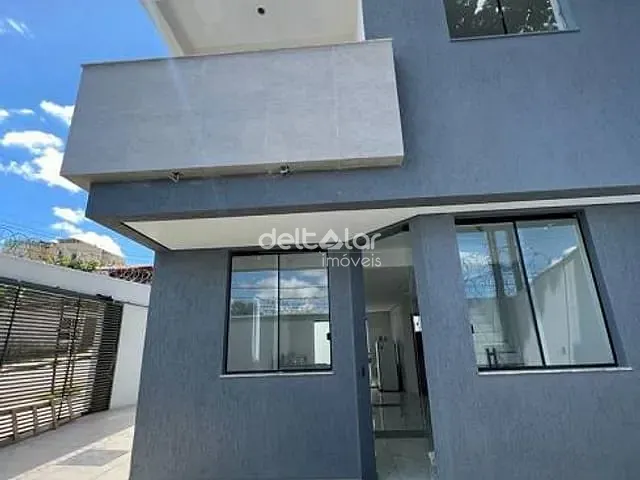 Casa com 110m² 3 quartos e 2 banheiros, à venda, no bairro Santa Monica em Belo Horizonte