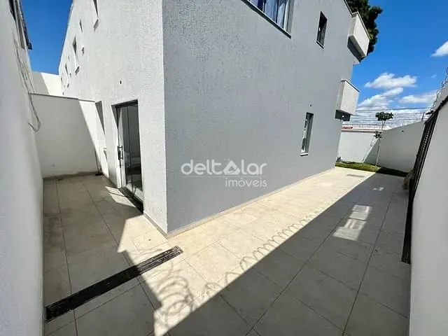 Casa com 110m² 3 quartos e 2 banheiros, à venda, no bairro Santa Monica em Belo Horizonte