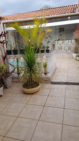 Casa com 250m² 2 quartos e 2 banheiros, à venda, no bairro Flor do Vale em Taubaté