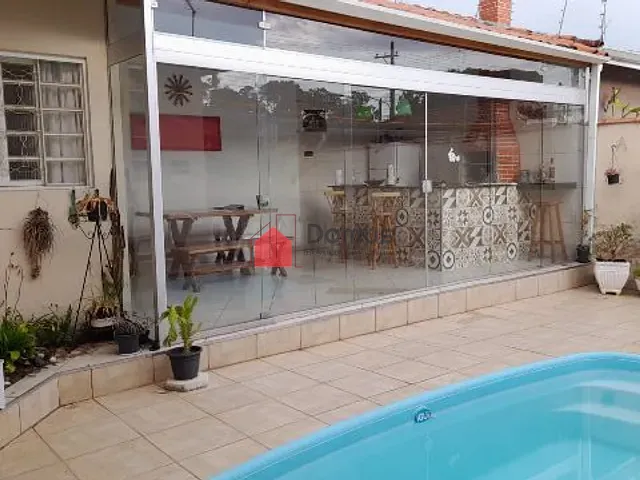 Casa com 250m² 2 quartos e 2 banheiros, à venda, no bairro Flor do Vale em Taubaté