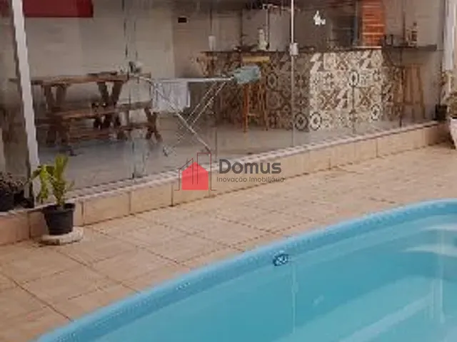 Casa com 250m² 2 quartos e 2 banheiros, à venda, no bairro Flor do Vale em Taubaté