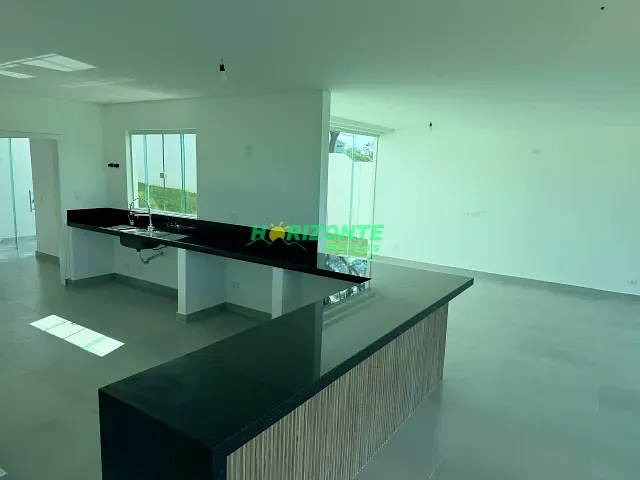 Casa com 1000m² 4 quartos e 5 banheiros, à venda, no bairro Recanto Santa Bárbara em Jambeiro