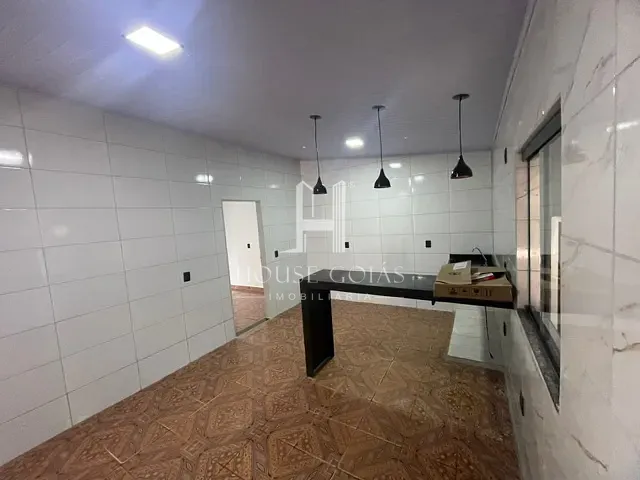 Casa com 161m² 5 quartos e 2 banheiros, à venda, no bairro Centro  em Guapó