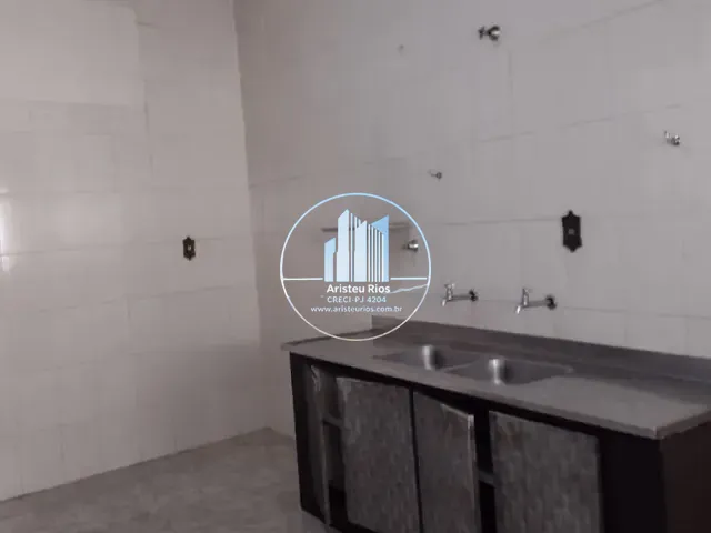 Casa com 150m² 2 quartos e 1 banheiro, para alugar, no bairro Centro em Pouso Alegre
