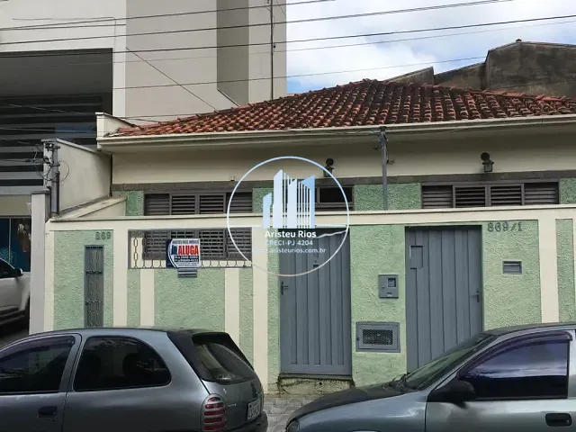 Casa com 150m² 2 quartos e 1 banheiro, para alugar, no bairro Centro em Pouso Alegre