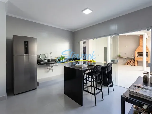 Casa com 252m² 4 quartos e 4 banheiros, à venda, no bairro Pinheirinho em Vinhedo