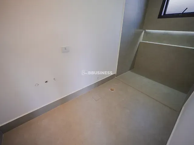 Casa com 720m² 4 quartos e 6 banheiros, à venda, no bairro Jardim do Golf I em Jandira