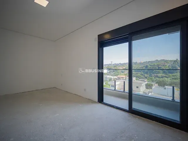 Casa com 720m² 4 quartos e 6 banheiros, à venda, no bairro Jardim do Golf I em Jandira