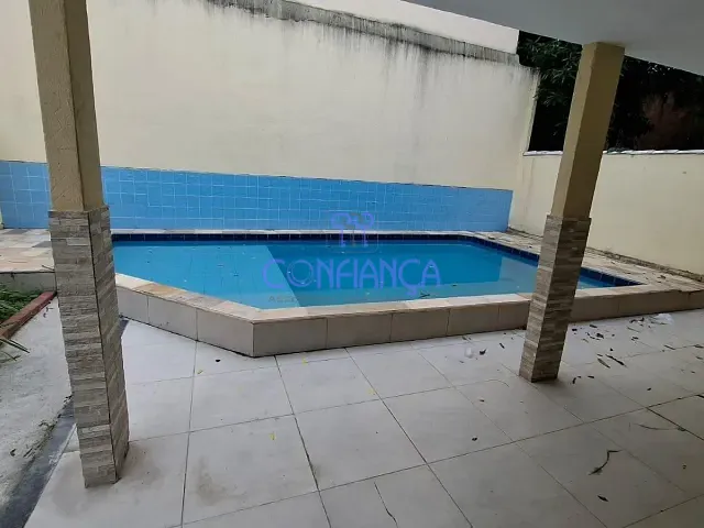 Casa 3 quartos e 3 banheiros, à venda, no bairro Santa Cruz em Rio de Janeiro