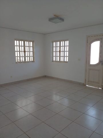 Casa 3 quartos e 1 banheiro, à venda, no bairro Parque Taubaté-Guaçu em Taubaté