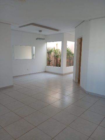 Casa 3 quartos e 1 banheiro, à venda, no bairro Parque Taubaté-Guaçu em Taubaté