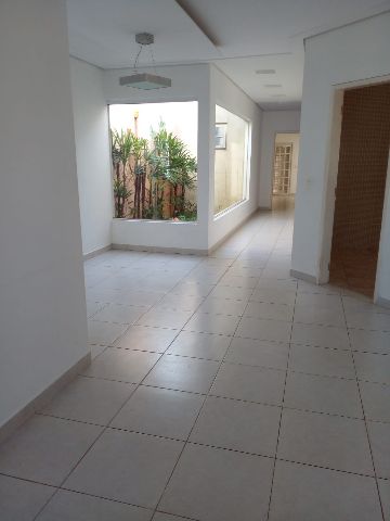 Casa 3 quartos e 1 banheiro, à venda, no bairro Parque Taubaté-Guaçu em Taubaté
