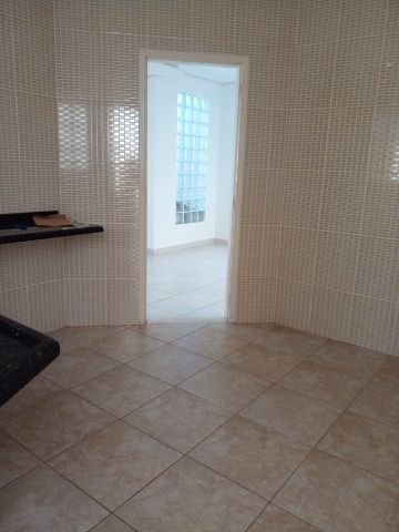 Casa 3 quartos e 1 banheiro, à venda, no bairro Parque Taubaté-Guaçu em Taubaté