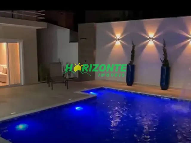 Casa 5 quartos e 3 banheiros, à venda, no bairro Jardim das Colinas em São José dos Campos