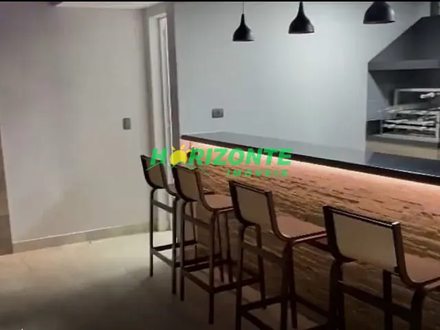 Casa 5 quartos e 3 banheiros, à venda, no bairro Jardim das Colinas em São José dos Campos