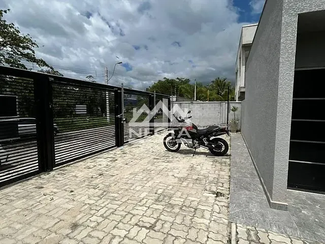 Casa com 60m² 2 quartos e 2 banheiros, à venda, no bairro Pontal de Santa Marina em Caraguatatuba