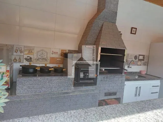 Casa com 300m² 2 quartos e 2 banheiros, à venda, no bairro Roseira em Jundiaí