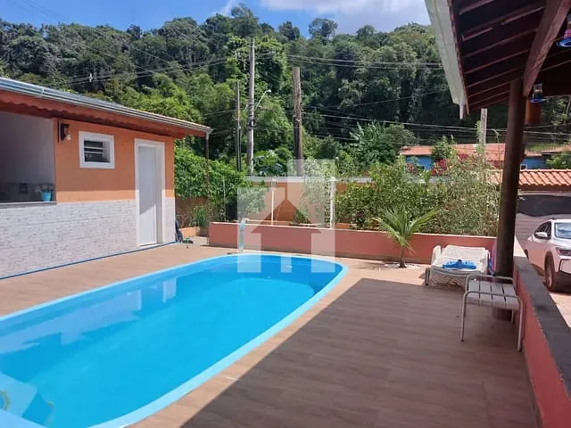 Casa com 300m² 2 quartos e 2 banheiros, à venda, no bairro Roseira em Jundiaí