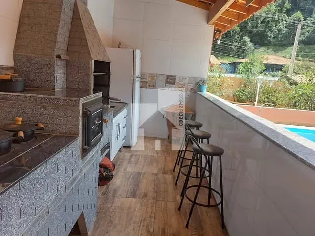 Casa com 300m² 2 quartos e 2 banheiros, à venda, no bairro Roseira em Jundiaí
