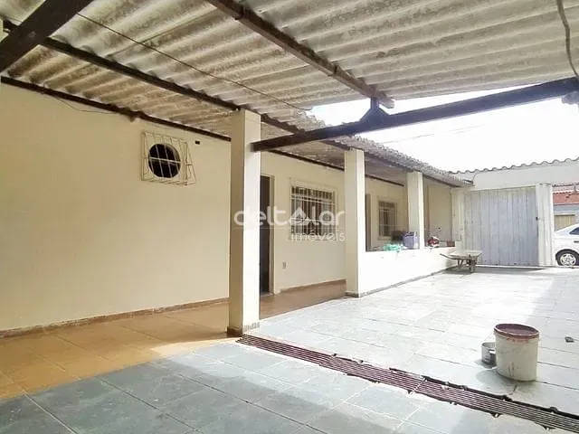 Casa com 100m² 1 quarto e 2 banheiros, para alugar, no bairro Minaslândia em Belo Horizonte