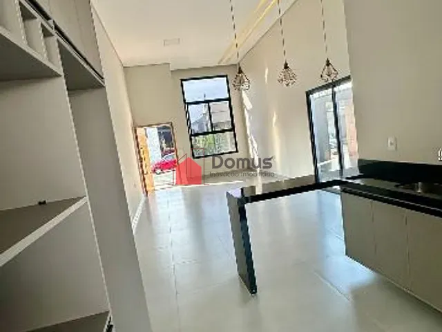 Casa com 300m² 3 quartos e 2 banheiros, à venda, no bairro Bairro do Grama em Caçapava