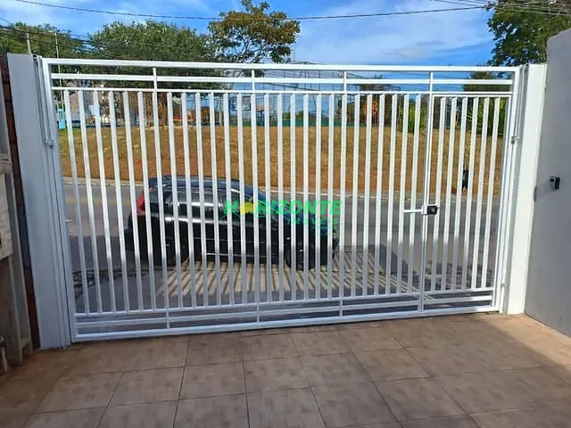 Casa 3 quartos e 2 banheiros, à venda, no bairro Jardim São Leopoldo em São José dos Campos