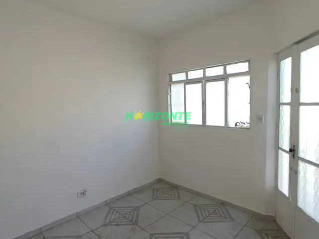 Casa 3 quartos e 2 banheiros, à venda, no bairro Jardim São Leopoldo em São José dos Campos