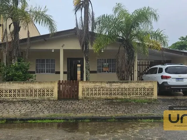 Casa com 312m² 6 quartos e 2 banheiros, para alugar, no bairro Bal Ipanema em Pontal Do Paraná