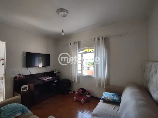 Casa com 402m² 2 quartos e 1 banheiro, à venda, no bairro Vila Mimosa em Campinas