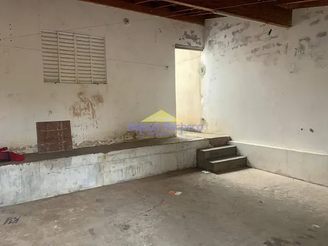 Casa 2 quartos e 1 banheiro, à venda ou para alugar, no bairro Vila Nova em Mombuca