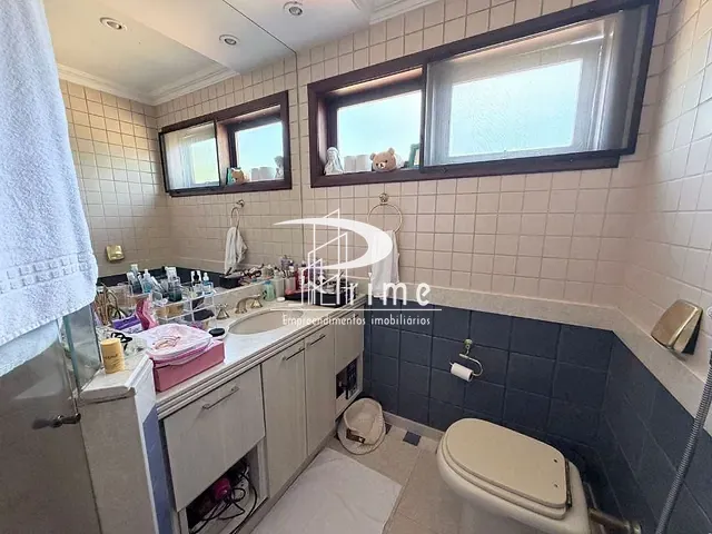 Casa com 800m² 4 quartos e 5 banheiros, à venda, no bairro Piratininga em Niterói