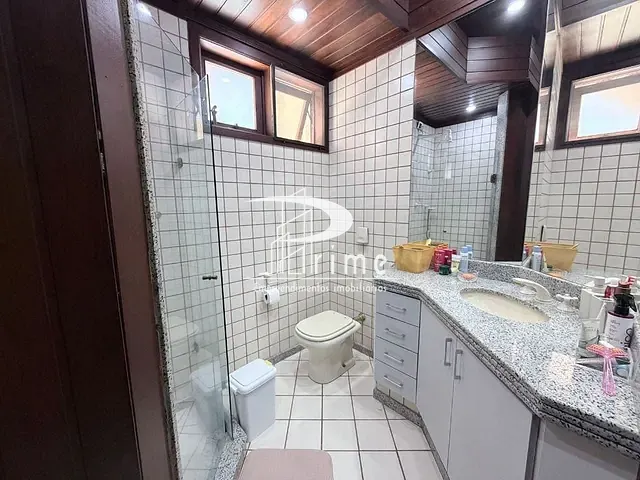 Casa com 800m² 4 quartos e 5 banheiros, à venda, no bairro Piratininga em Niterói