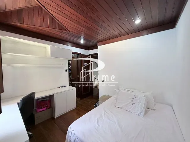 Casa com 800m² 4 quartos e 5 banheiros, à venda, no bairro Piratininga em Niterói