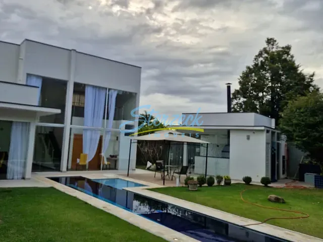 Casa 3 quartos e 4 banheiros, para alugar, no bairro Marambaia em Vinhedo