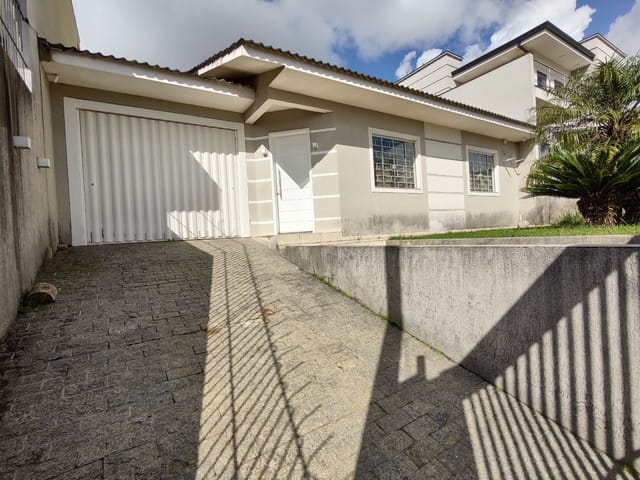 Casa à Venda – Próximo ao Condor e Tozetto, com Edícula e Amplo Quintal
