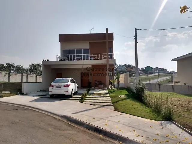 Casa com 270m² 3 quartos e 4 banheiros, à venda, no bairro Jardim Panorama em Jacareí